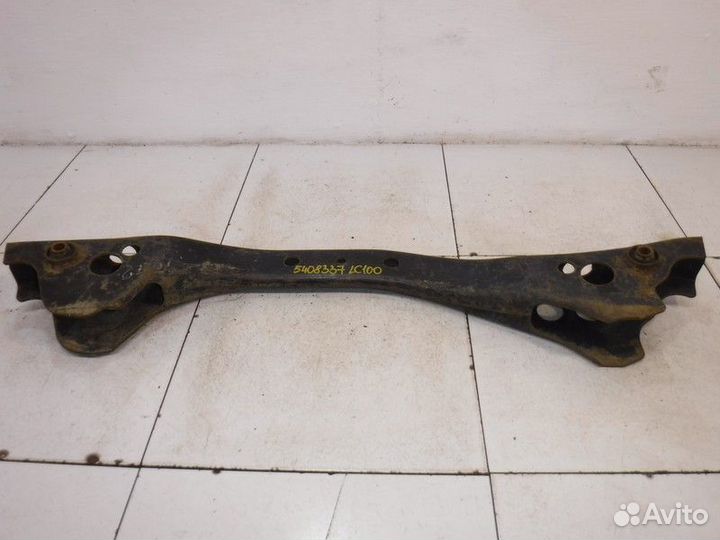 Траверса рамы Тойота