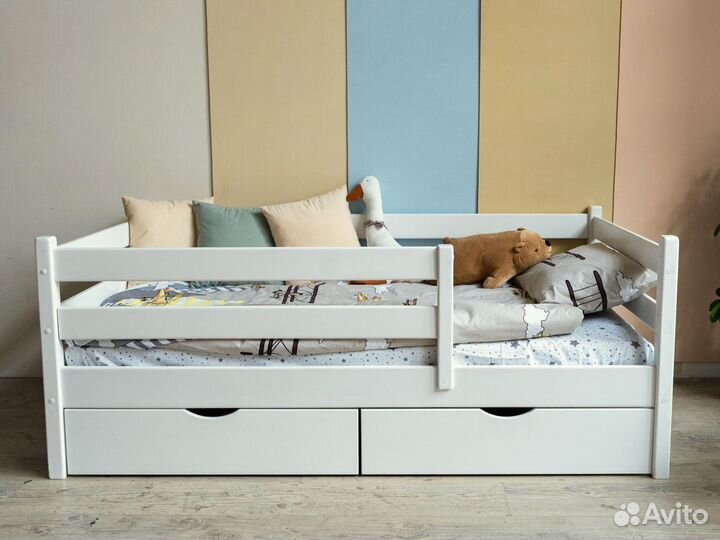 Детская кровать из массива