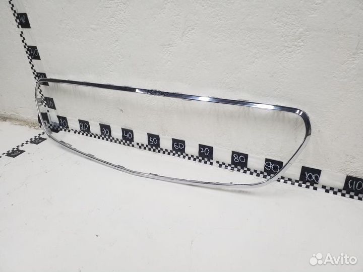 Молдинг хром решетки радиатора Mercedes Benz E-Kla