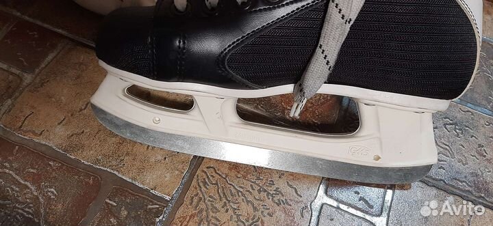 Хоккейные коньки botas 102