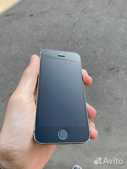 Телефон iPhone 5s
