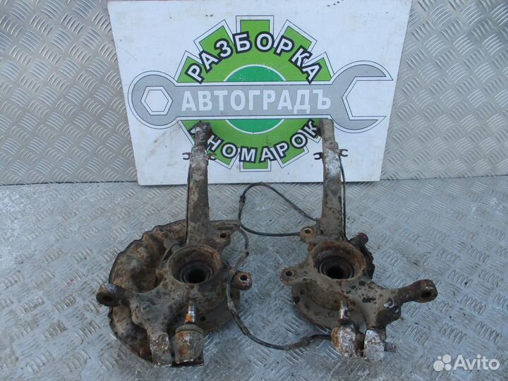 Кулак поворотный передний Mercedes Benz W210 3.2