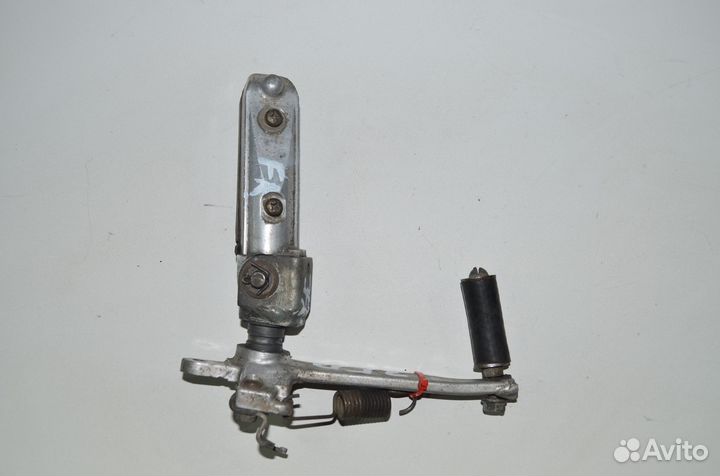 Подножка водителя правая Suzuki RF400