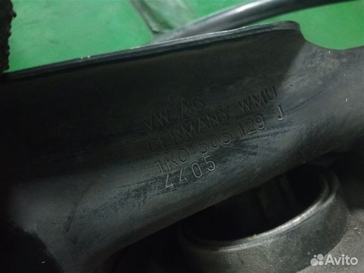 Ступица (кулак, цапфа) задняя левая Volkswagen