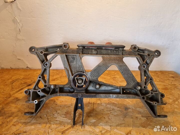 Подрамник передний