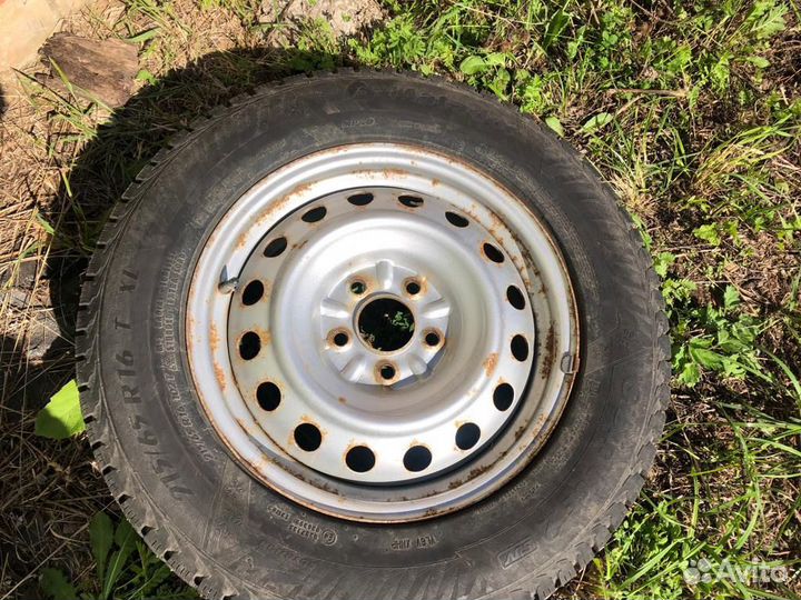 Matador MP 30 Sibir Ice 2 215/65 R16 102T