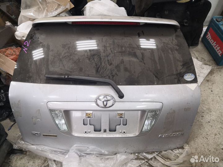Пятая дверь Toyota fielder