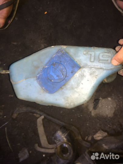 Бачок омывателя Volkswagen Passat B3