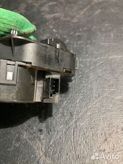 Сервопривод заслонок отопителя Bmw 5 E60