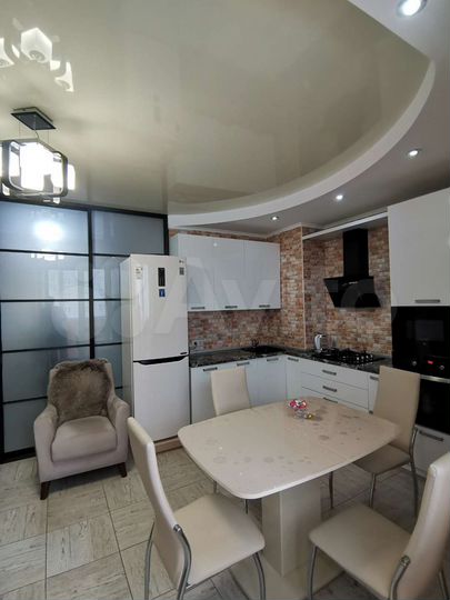 2-к. квартира, 57 м², 5/10 эт.