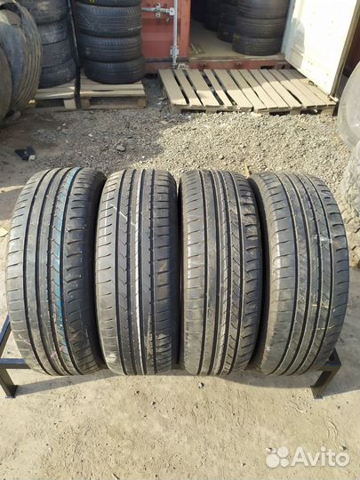 Goodyear EfficientGrip 205/60 R16 96H