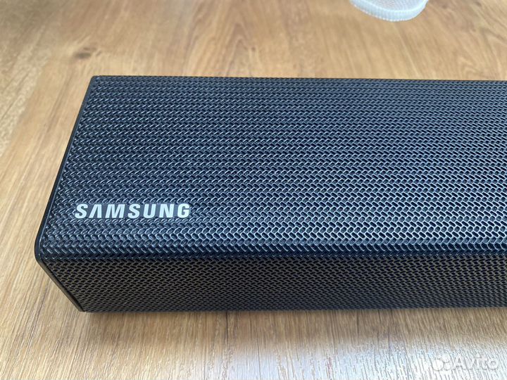 Саундбар Samsung HW-М550 с беспроводным сабвуфером