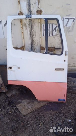 Дверь водительская мерседес 814, 817, 1317