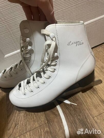 Фигурные коньки Larsen White