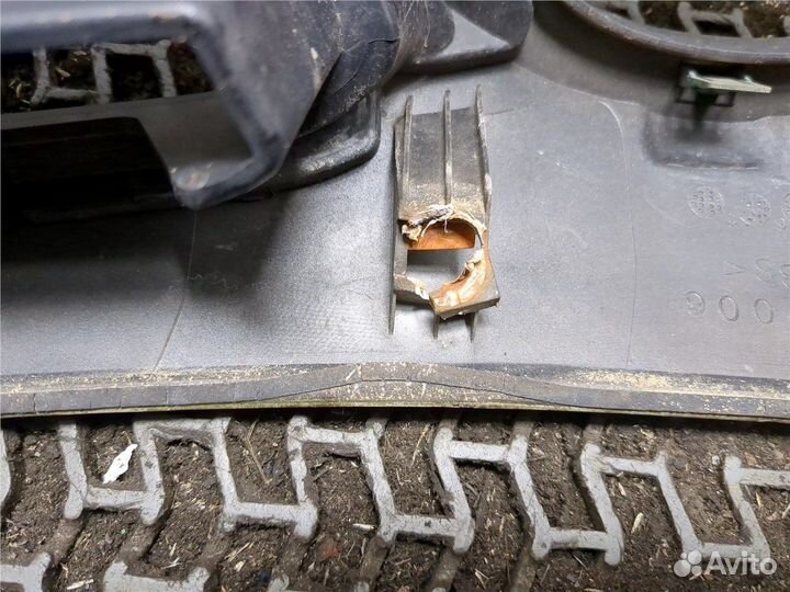 Решетка радиатора Mazda 3 (BK), 2009