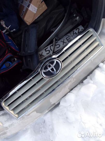 Логотип Тойота Авенсис 2