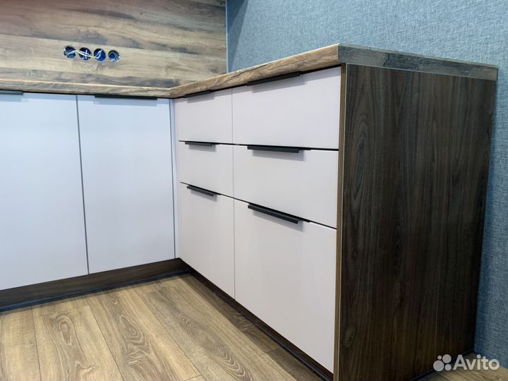 Кухня П-образная (цена за весь гарнитур) ксп:36525