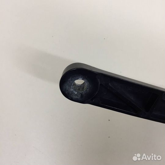 Поводок стеклоочистителя передний левый Volkswagen