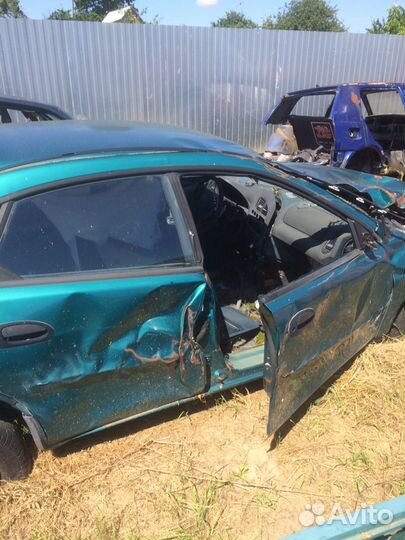 Продаю запчасти мазда 323 F