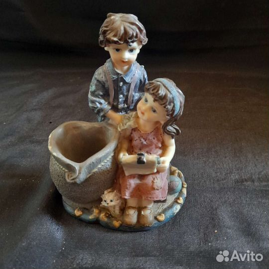 Редкая статуэтка мальчик с девочкой