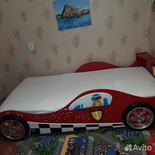 Детская кровать машинка с матрасом бу