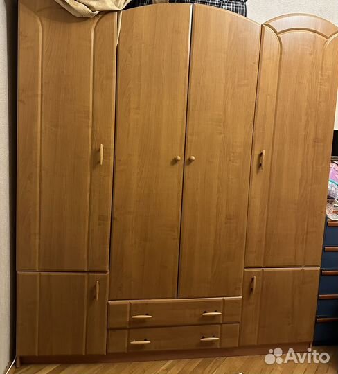 Шкаф распашной светло-коричневые