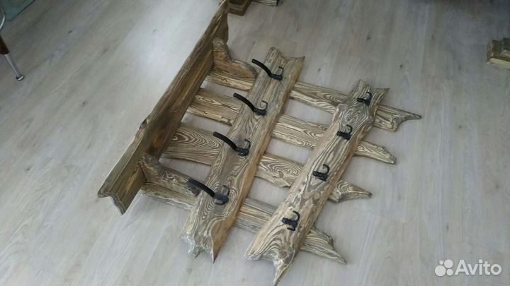 Вешалка настенная