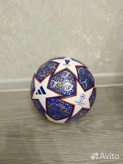 Футбольный мяч