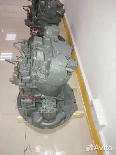 Гидравлический насос Hitachi ZX230