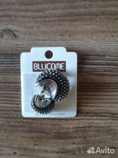 Брошь, браслет и заколки для волос