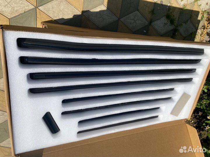 Молдинги на Mercedes-Benz W463