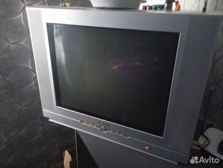 Продам телевизор бу