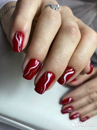 Мастер по маникюру, педикюру, бровей