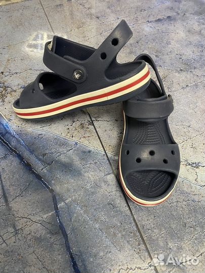 Сандалии crocs на мальчика