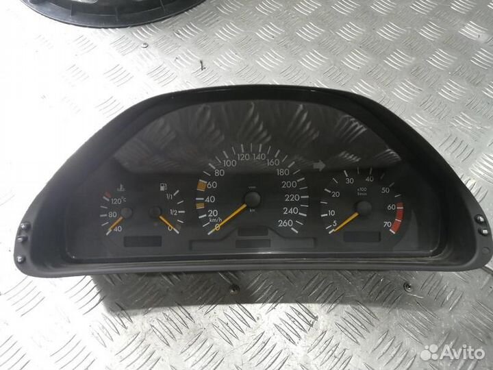 Приборная панель Mercedes W208 CLK