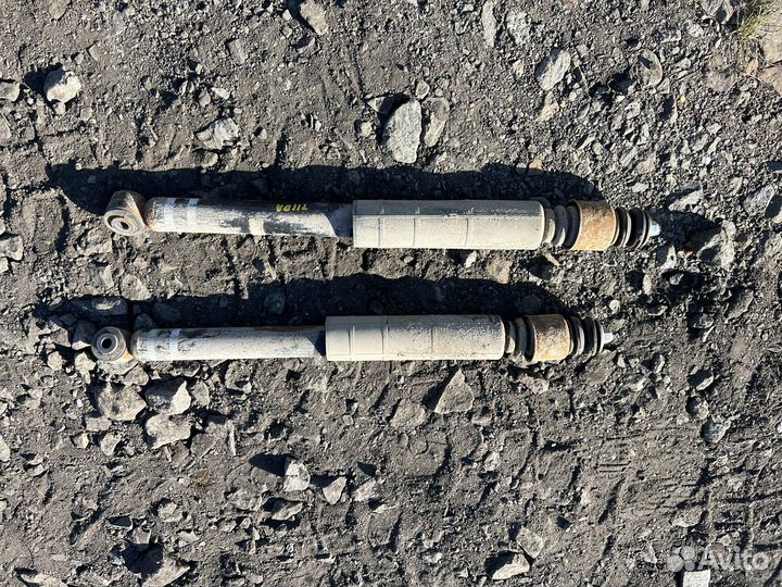 Амортизатор задний Nissan Tiida европа