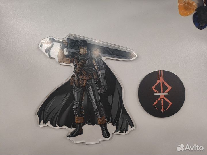 Акриловая фигурка Гатс Берсерк на подставке новая