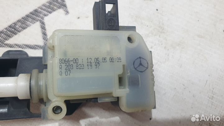 Активатор лючка бензобака Mercedes W211.203.209