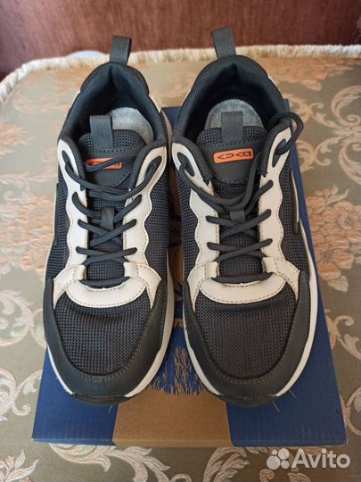 Кросовки подростковые