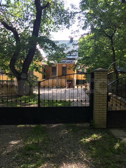 Коттедж 286 м² на участке 10 сот.