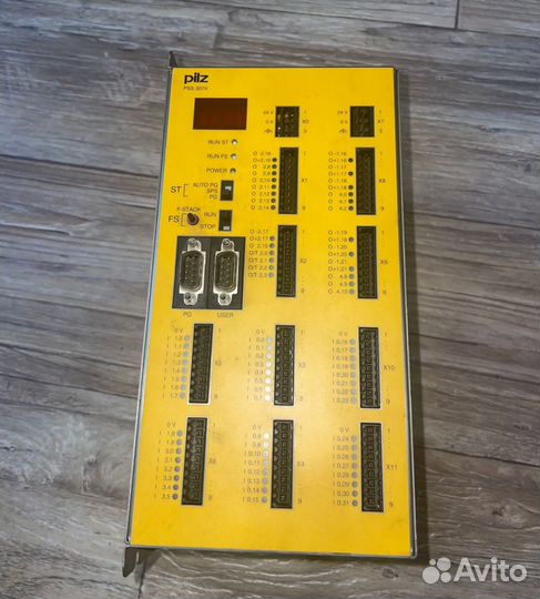 Контроллер безопасности pilz PSS 3074