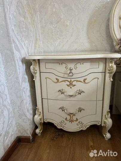 Спальный гарнитур Элиза в отличном состоянии