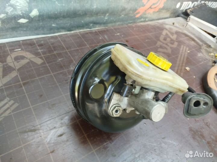 Вакуумный усилитель тормозов с гтц Audi A6 C5 ALF