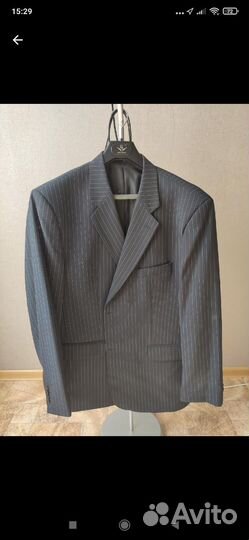 Костюм мужской с рубашкой и галстуком