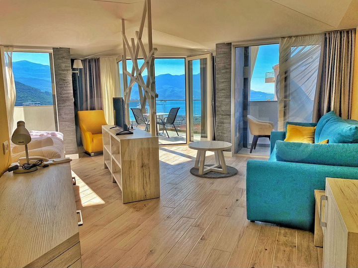 Гостиница 1000 м² (Черногория)