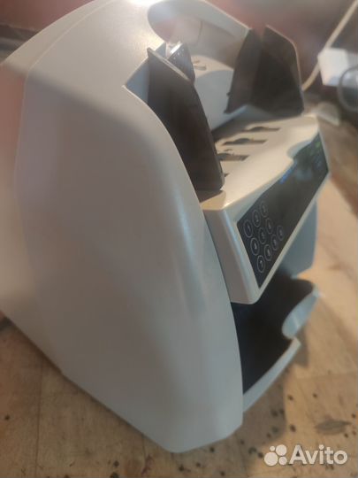 Счетчик банкнот Dors 600M2