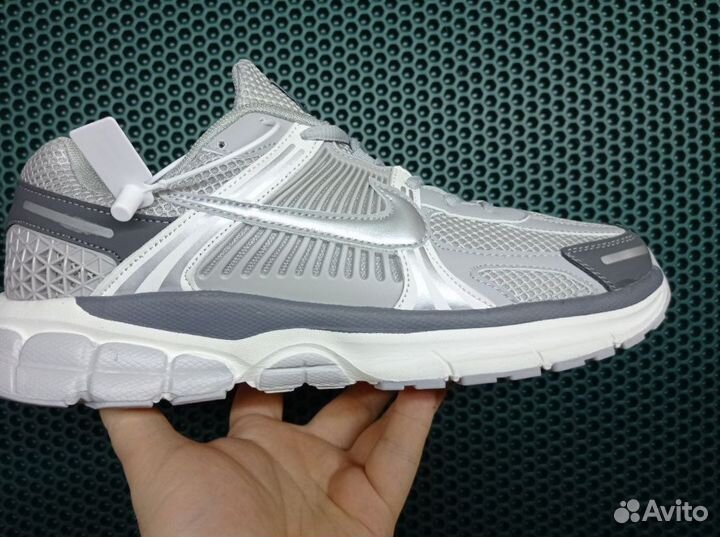 Кроссовки мужские Nike vomero 5