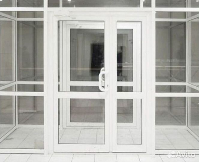 Пластиковая дверь / входная группа