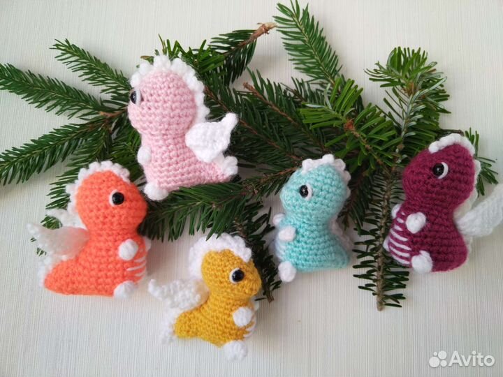 Вязаные новогодние игрушки Дракончики символ 2024