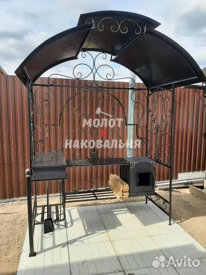 Мангал с крышей